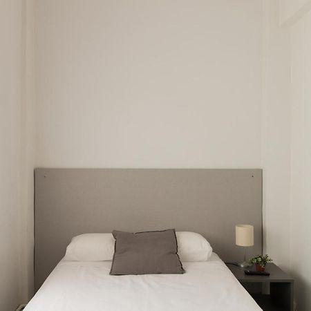 Pension Arias Bilbao Bagian luar foto
