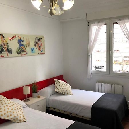 Pension Arias Bilbao Bagian luar foto
