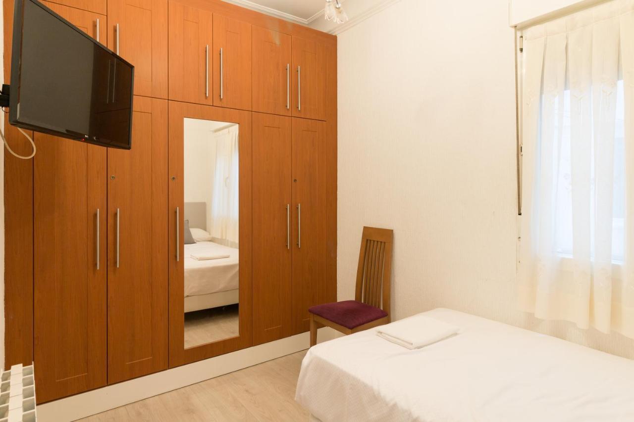 Pension Arias Bilbao Bagian luar foto