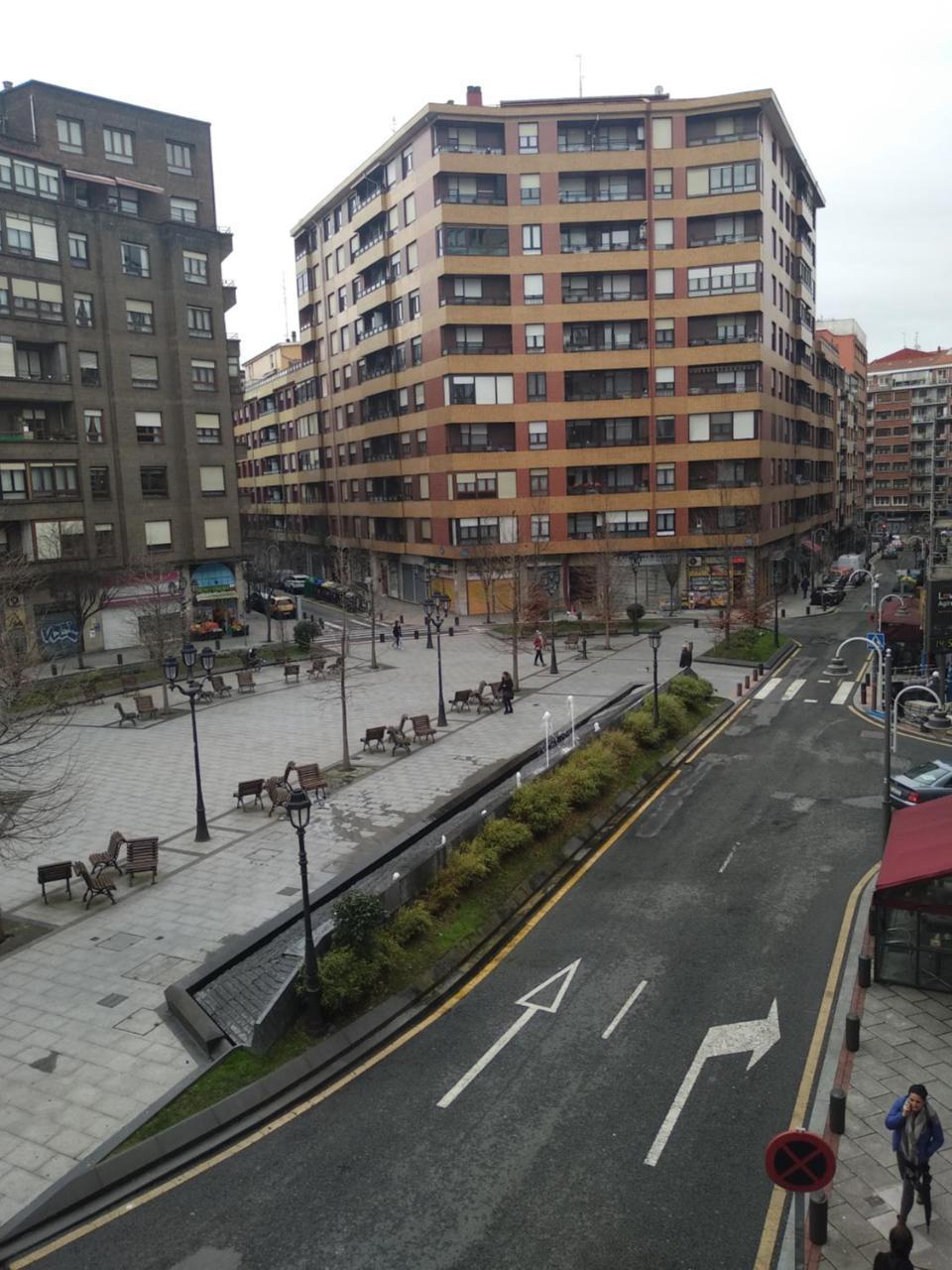 Pension Arias Bilbao Bagian luar foto