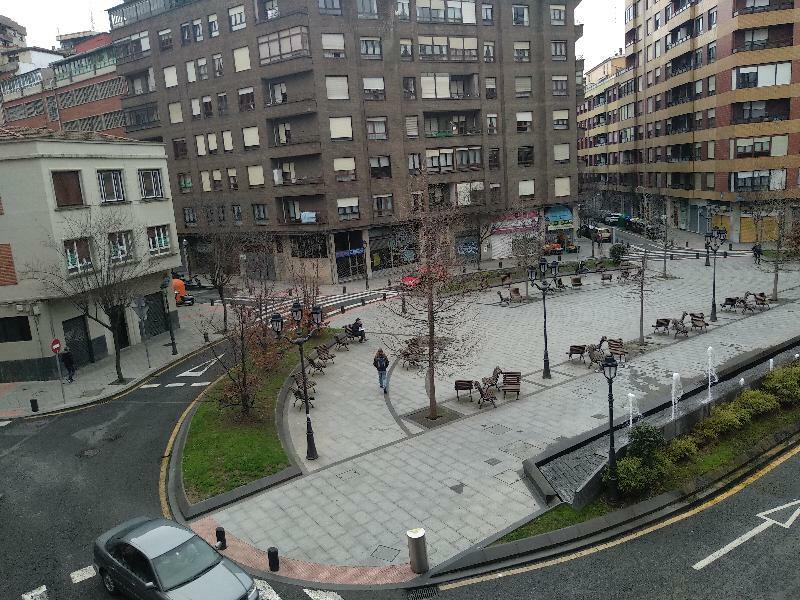 Pension Arias Bilbao Bagian luar foto